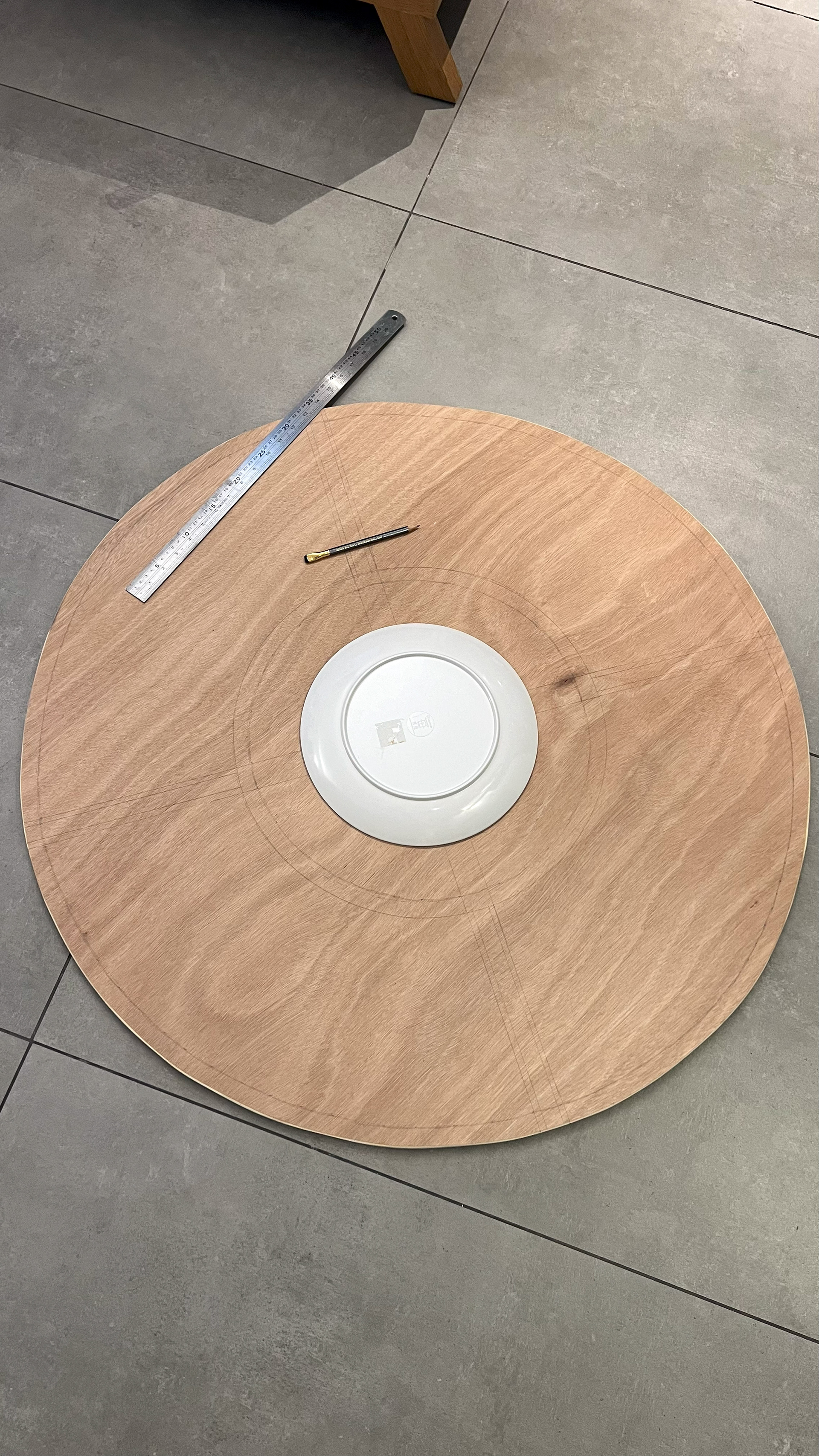 Round table, picture 3