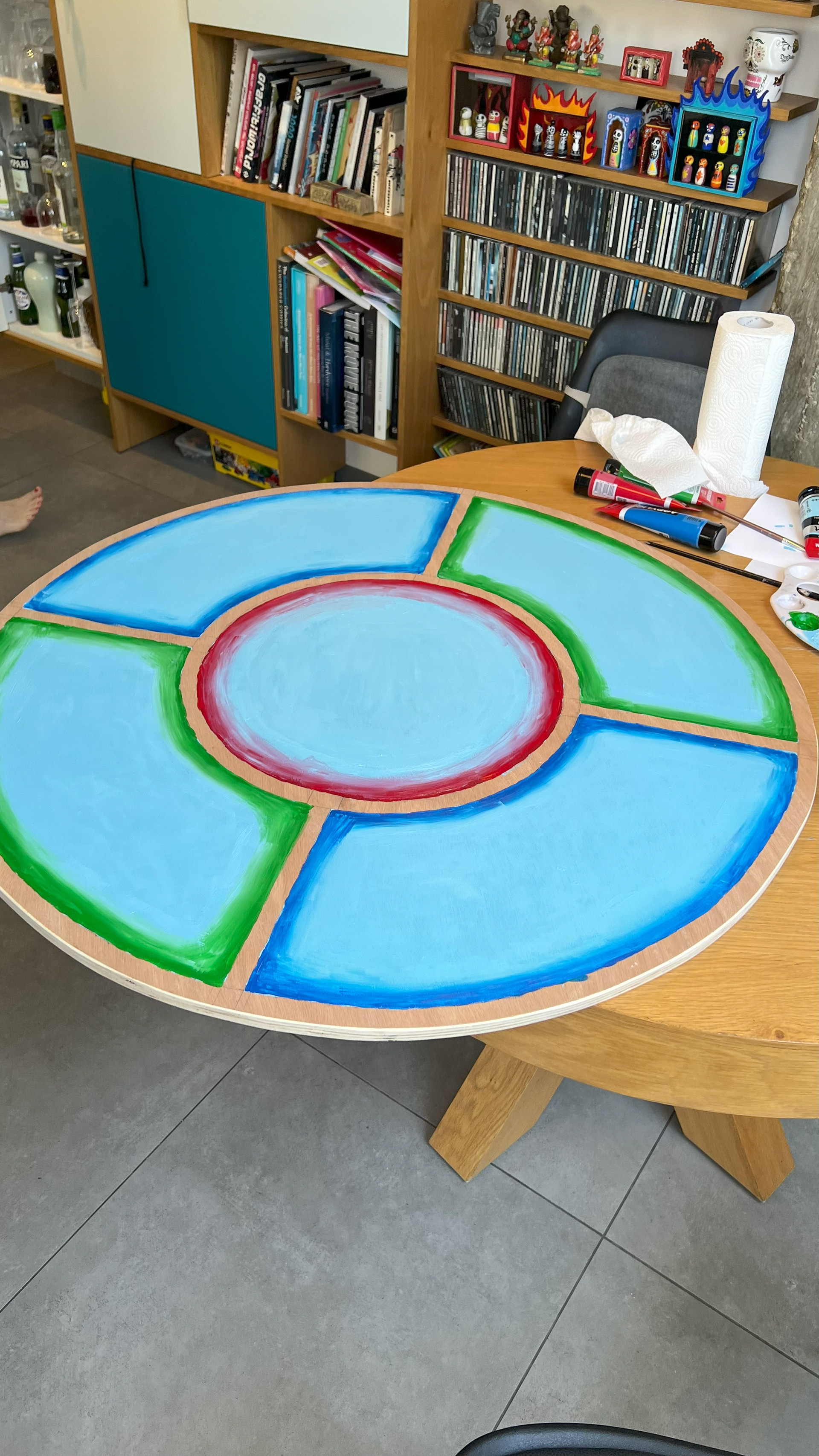 Round table, picture 9
