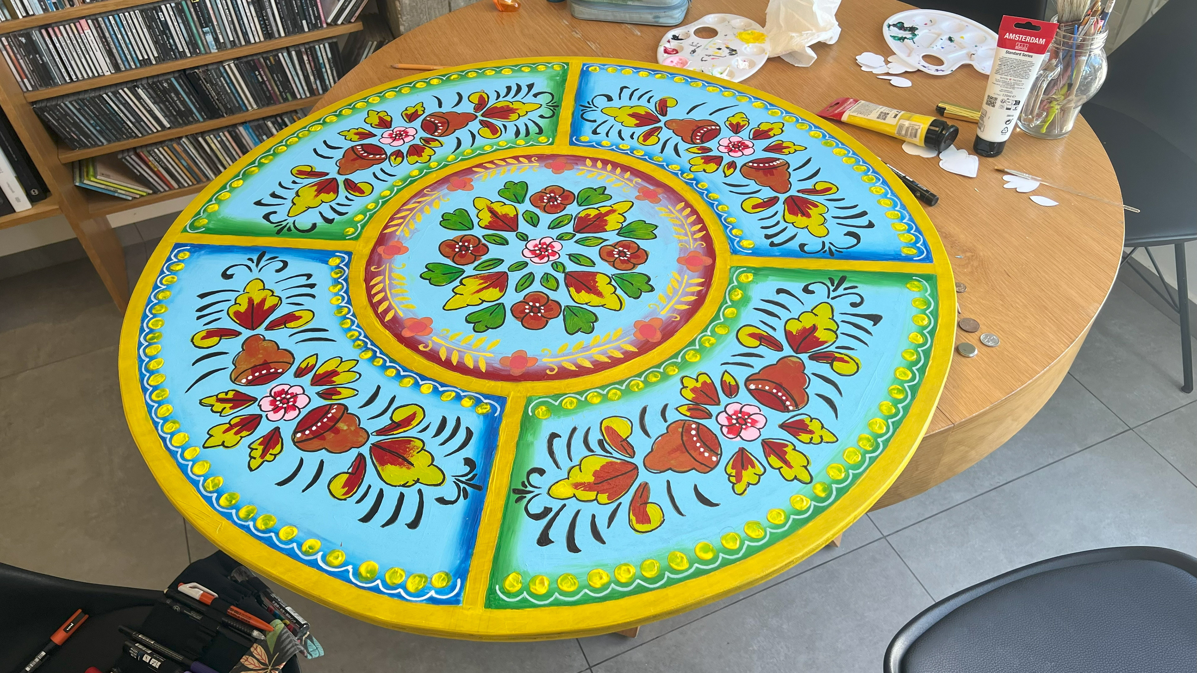 Round table, picture 15